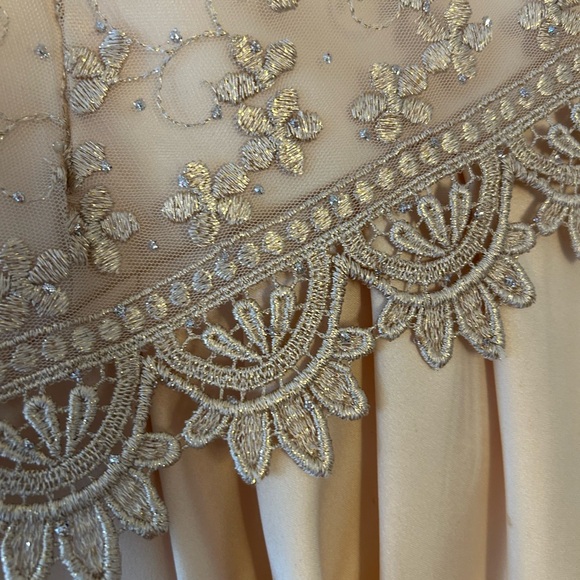 Mid-2000’s Champagne/Cream Prom Dress size 2 - Picture 5 of 12